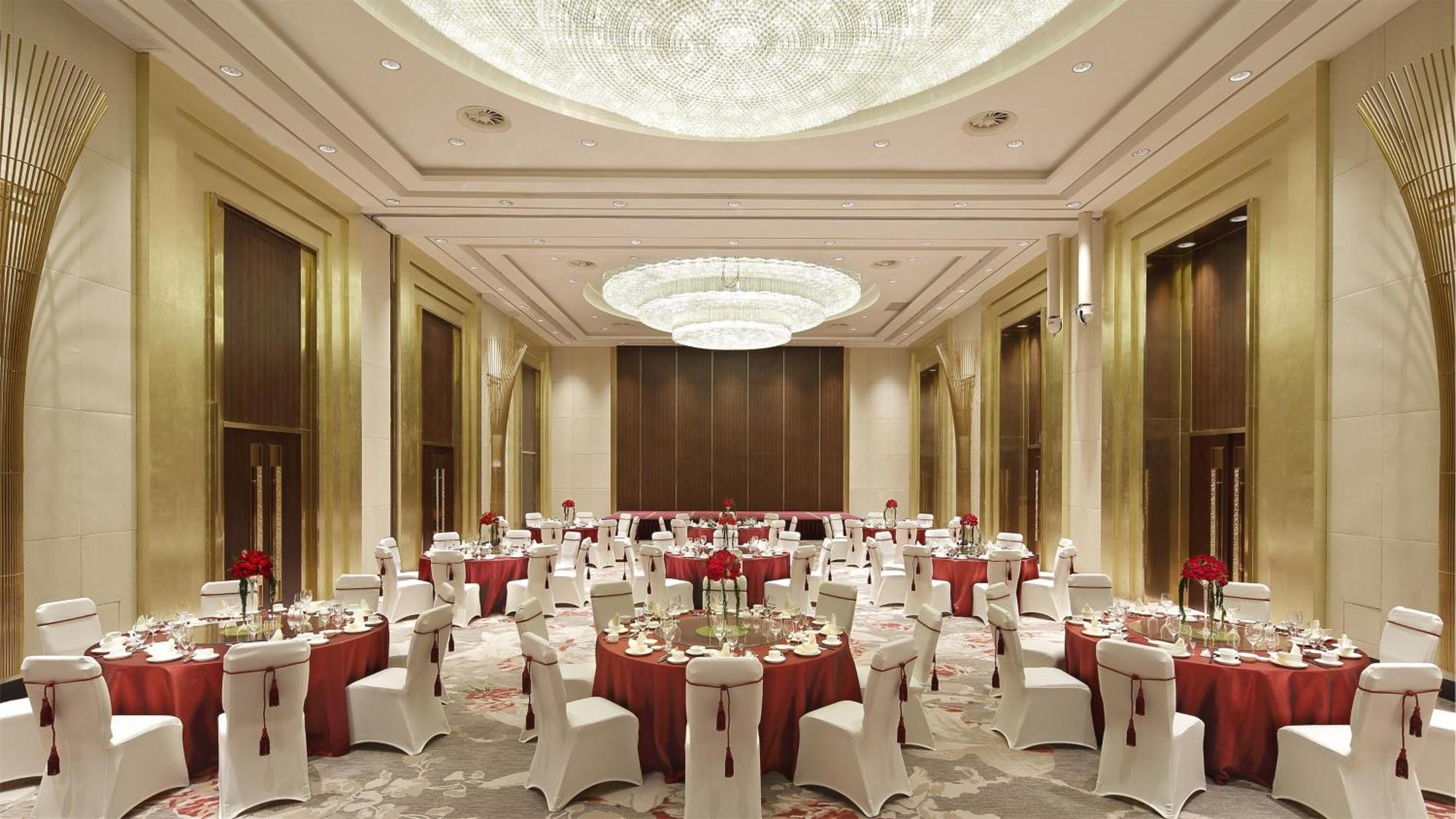 Holiday Inn Kunming City Centre By Ihg Exterior photo